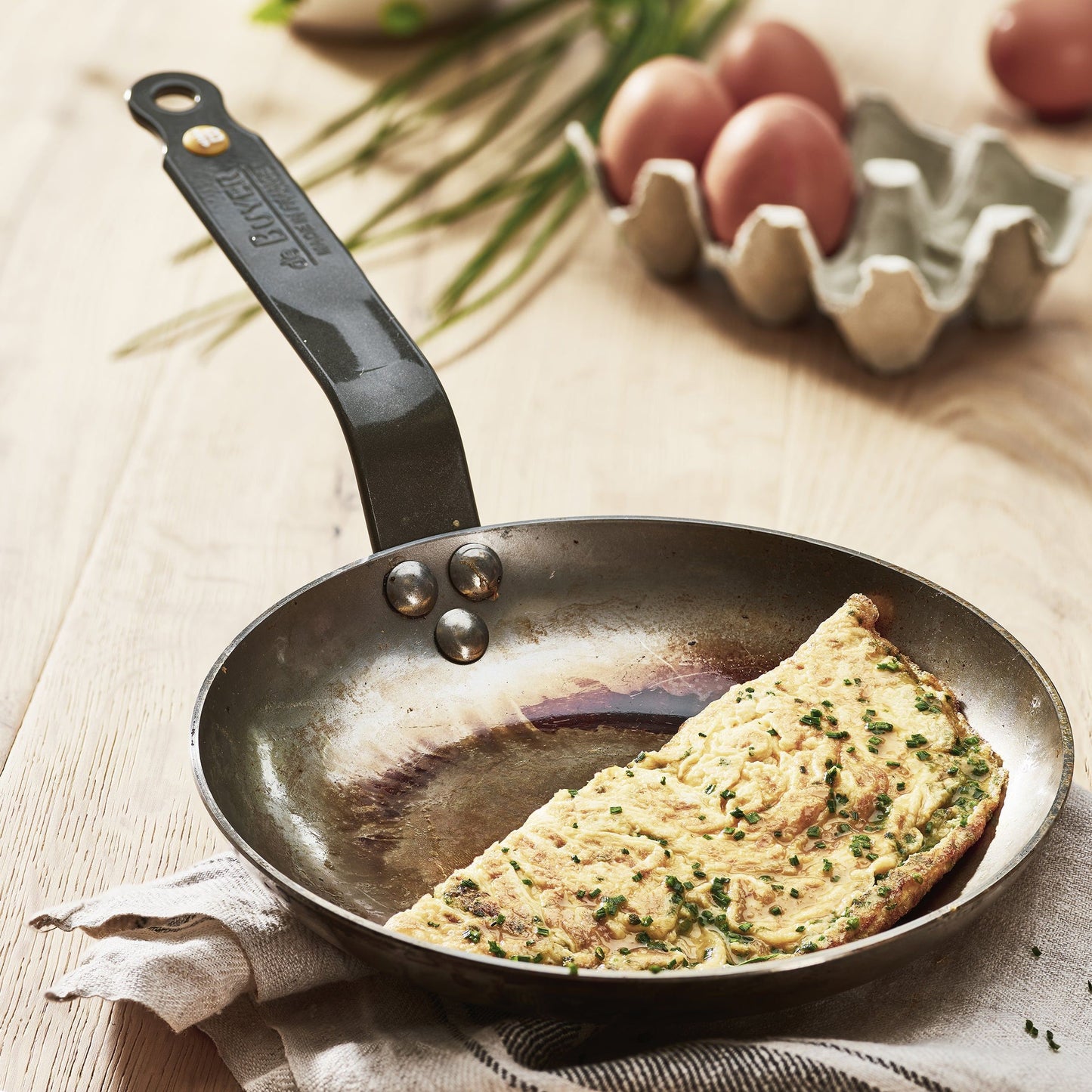 MINERAL B Carbon Steel Omelette Pan